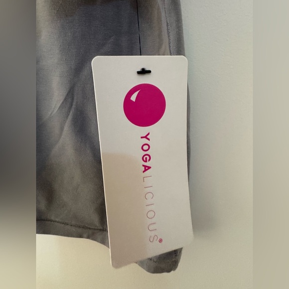 Yogalicious Charcoal Tank Top NWT - Picture 4 of 5